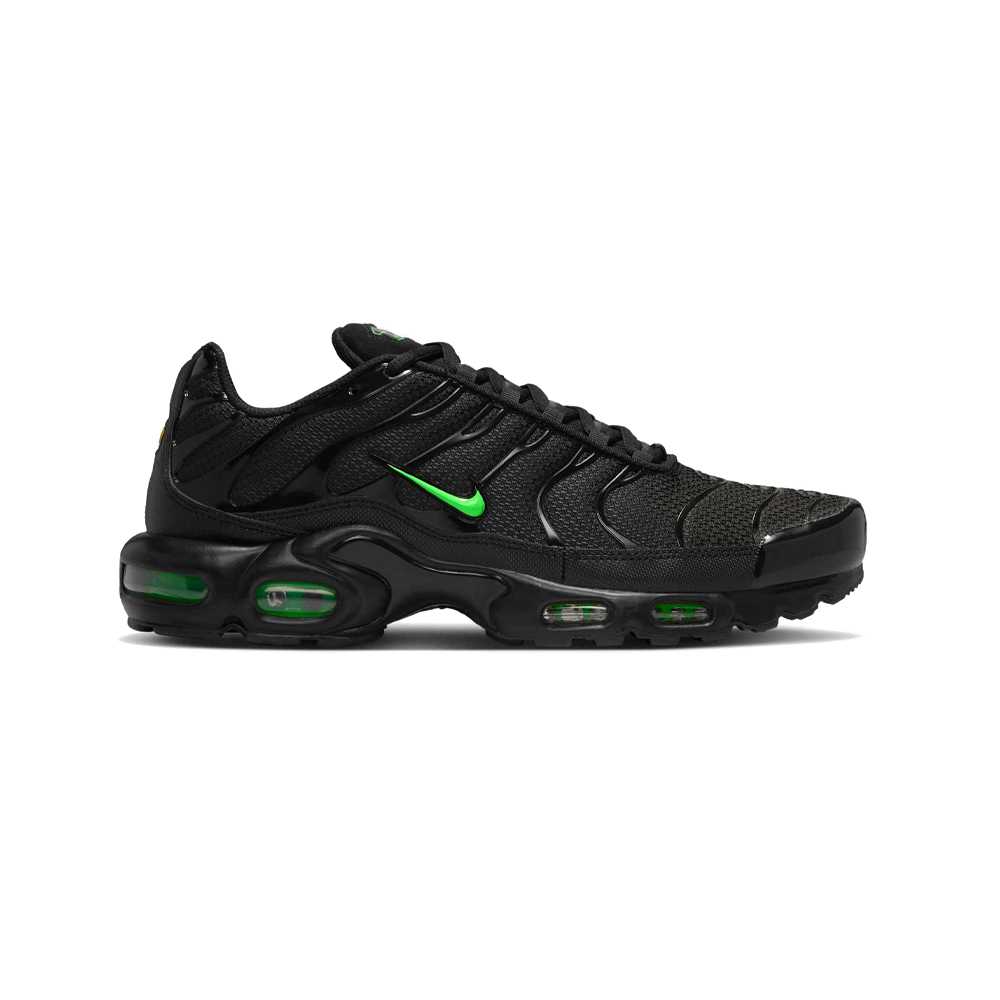 NIKE AIR MAX PLUS